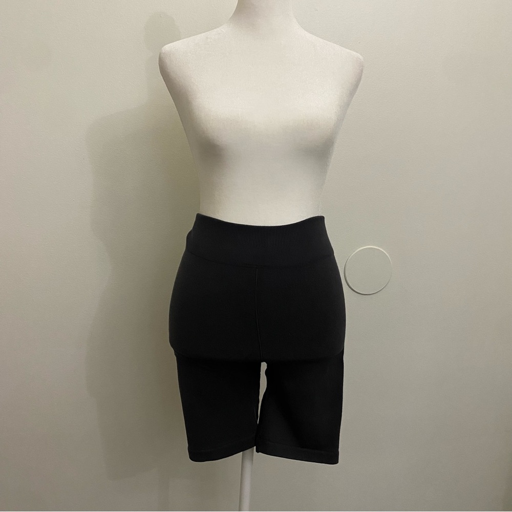 Fabletics Ribbed Bike Short Set - Picture 2 of 4